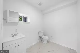 700 N 42nd St, Philadelphia, PA 19104 - Photo 11