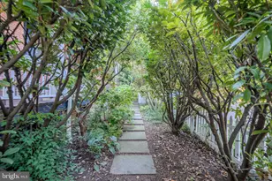 35 E Gravers Ln, Philadelphia, PA 19118 - Photo 31