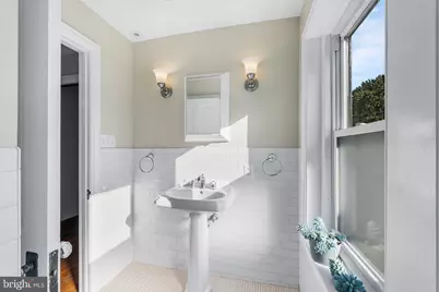 35 E Gravers Lane, Philadelphia, PA 19118 - Photo 27