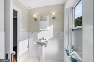 35 E Gravers Ln, Philadelphia, PA 19118 - Photo 27
