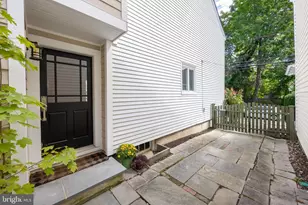 39 W Gravers Ln, Philadelphia, PA 19118 - Photo 3