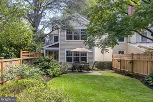 39 W Gravers Ln, Philadelphia, PA 19118 - Photo 19