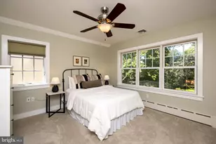 39 W Gravers Ln, Philadelphia, PA 19118 - Photo 11