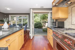 39 W Gravers Ln, Philadelphia, PA 19118 - Photo 7