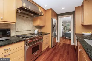 39 W Gravers Ln, Philadelphia, PA 19118 - Photo 7