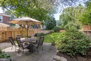 39 W Gravers Ln, Philadelphia, PA 19118 - Photo 15
