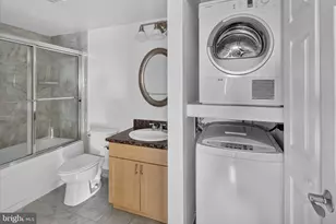 200 Lombard St, Philadelphia, PA 19147 - Photo 15