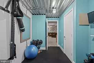 748 S Dorrance St, Philadelphia, PA 19146 - Photo 47