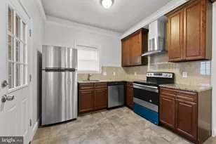 1323 S 30th St, Philadelphia, PA 19146 - Photo 5