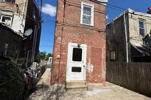 2042 Cemetery Ave, Philadelphia, PA 19142 - Photo 15