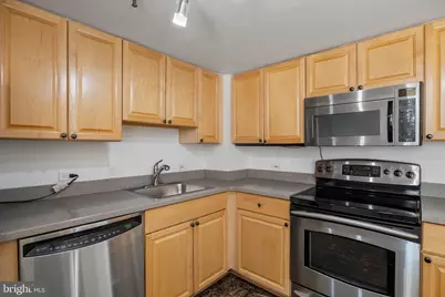 2001 Hamilton Street #2004, Philadelphia, PA 19130 - Photo 5