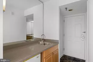 2001 Hamilton St, Philadelphia, PA 19130 - Photo 21