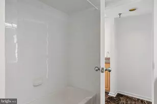 2001 Hamilton St, Philadelphia, PA 19130 - Photo 23