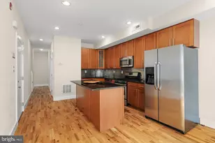1607 Brown St, Philadelphia, PA 19130 - Photo 9