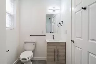 405 S 42nd St, Philadelphia, PA 19104 - Photo 7