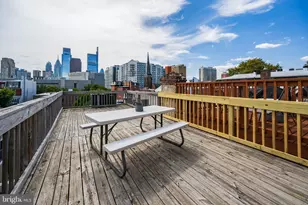 1728 Green St, Philadelphia, PA 19130 - Photo 11