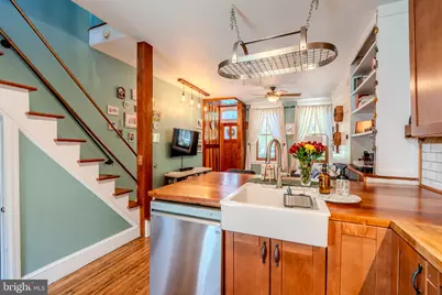 884 N Stillman Street, Philadelphia, PA 19130 - Photo 5
