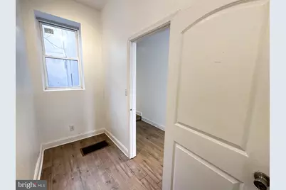 526 W Girard Avenue #FIRST FLOOR, Philadelphia, PA 19123 - Photo 3