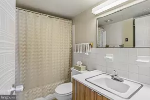 224 W Rittenhouse Square, Philadelphia, PA 19103 - Photo 17