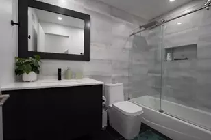 922 W York St, Philadelphia, PA 19133 - Photo 13