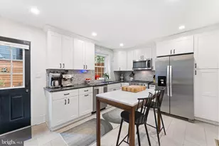 870 N Lawrence St, Philadelphia, PA 19123 - Photo 15
