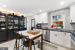 870 N Lawrence St, Philadelphia, PA 19123 - Photo 13