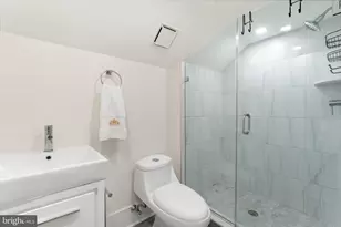 870 N Lawrence St, Philadelphia, PA 19123 - Photo 29