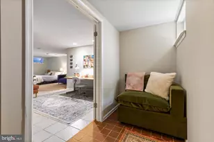 14 Newton St, Philadelphia, PA 19118 - Photo 17