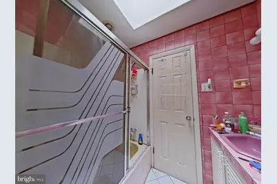 7402 Dicks Avenue, Philadelphia, PA 19153 - Photo 19