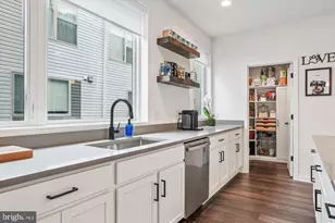 3007 Sunrise Walk, Philadelphia, PA 19125 - Photo 7