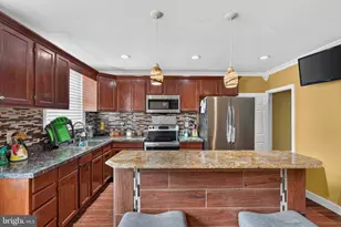 4646 Shelbourne St, Philadelphia, PA 19124 - Photo 3