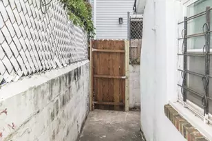2217 Waterloo St, Philadelphia, PA 19133 - Photo 33
