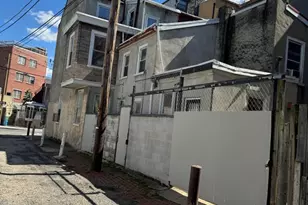 332 N 10th St, Philadelphia, PA 19107 - Photo 3