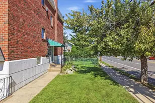 12564 Knights Terrace, Philadelphia, PA 19154 - Photo 3