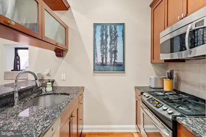 2049 Walnut Street #1R, Philadelphia, PA 19103 - Photo 3
