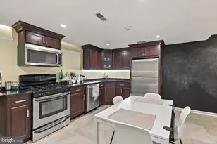 1027 N 4th St, Philadelphia, PA 19123 - Photo 9