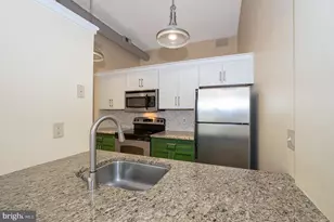 2429 Locust St, Philadelphia, PA 19103 - Photo 5