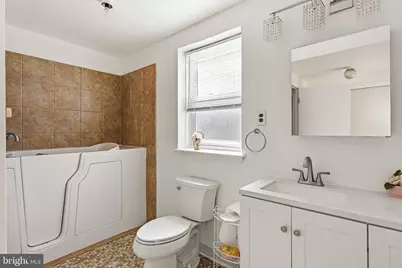 1202 Mt Vernon Street, Philadelphia, PA 19123 - Photo 13