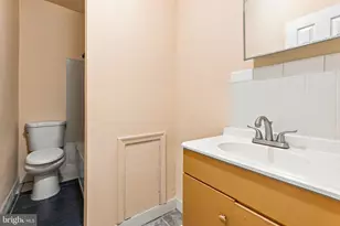 59 E Walnut Ln, Philadelphia, PA 19144 - Photo 5