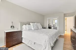 210 Locust St, Philadelphia, PA 19106 - Photo 23