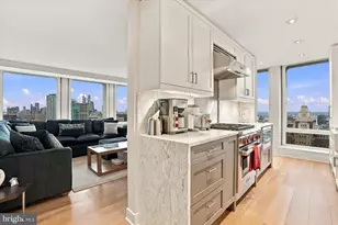 210 Locust St, Philadelphia, PA 19106 - Photo 1
