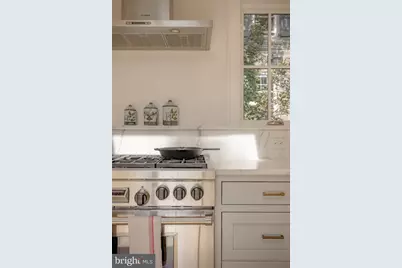 134 W Highland Avenue, Philadelphia, PA 19118 - Photo 35