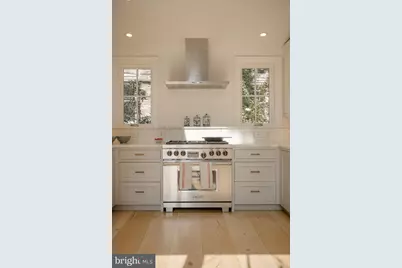 134 W Highland Avenue, Philadelphia, PA 19118 - Photo 31