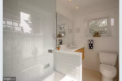 134 W Highland Avenue, Philadelphia, PA 19118 - Photo 27
