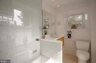 134 W Highland Ave, Philadelphia, PA 19118 - Photo 27