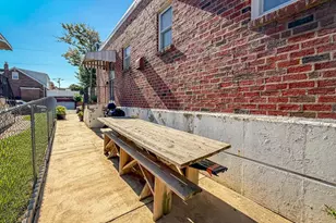 7842 Brier St, Philadelphia, PA 19152 - Photo 3