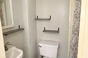 6813 Woodland Ave, Philadelphia, PA 19142 - Photo 15