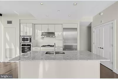 210 S 25th Street #804, Philadelphia, PA 19103 - Photo 13