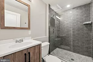 2348 Mountain St, Philadelphia, PA 19145 - Photo 25