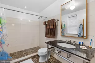 261 S Van Pelt St, Philadelphia, PA 19103 - Photo 21